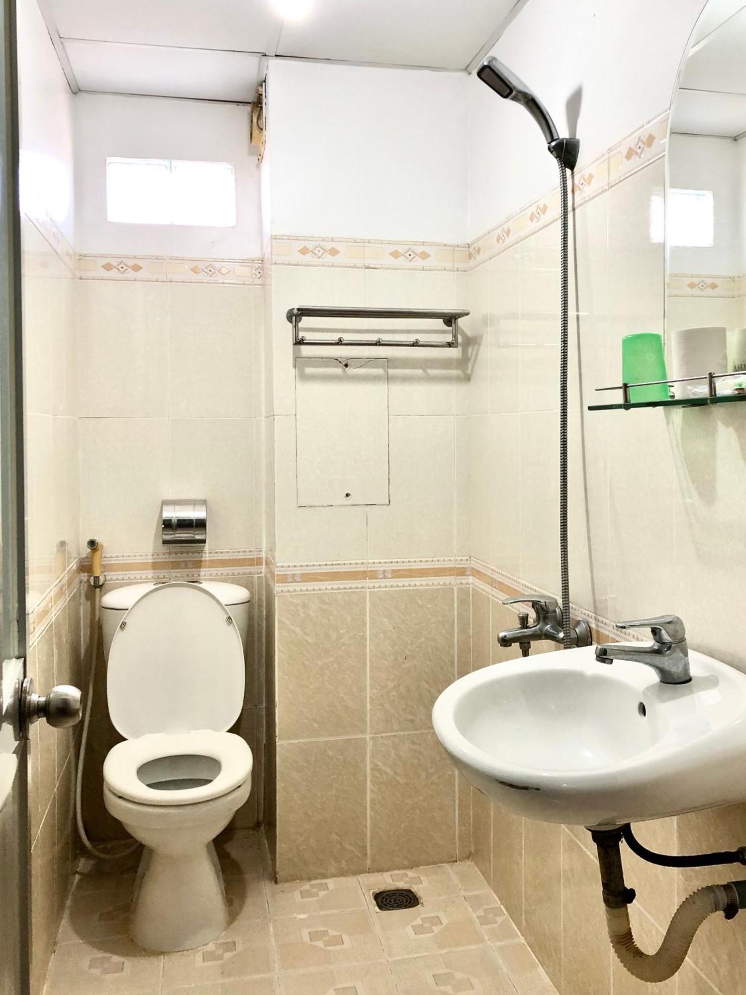 Khách sạn Seven Stars TP. Hồ Chí Minh
